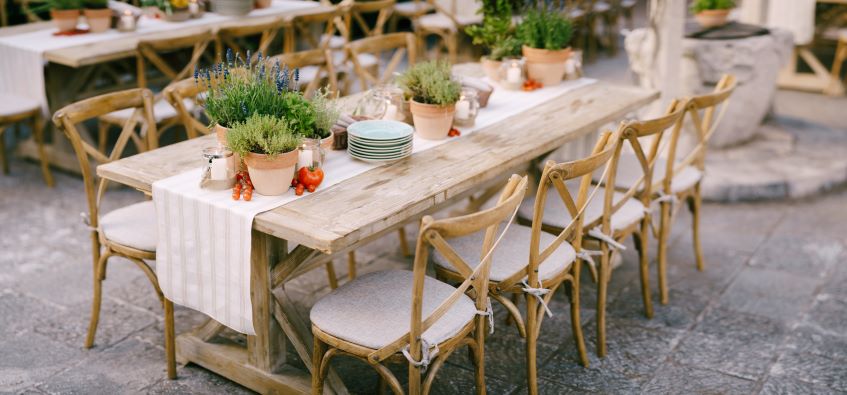 outdoor wedding dinner table