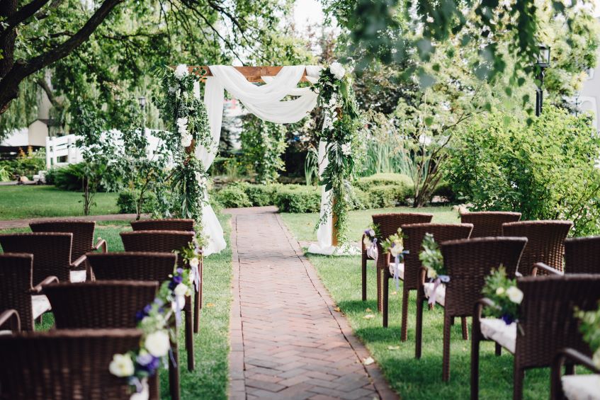 rustic outdoor wedding