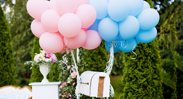 pink and blue balloons