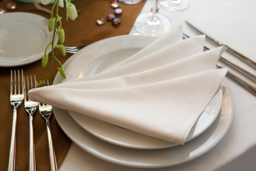 white table napkin fold