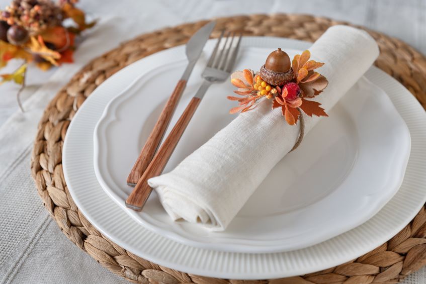 thanksgiving dinner table