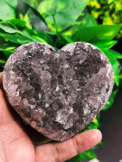 Amethyst Heart-Shaped geode cluster - Gemstone carving heart, crystal