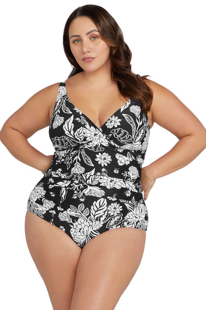 https://cdn.shopify.com/s/files/1/0042/2310/7184/products/AT1720OY-DelacroixOnePiece-_OpusSway_Black_Curvefitplussizeswimwear_1_1600x.jpg?v=1675214070