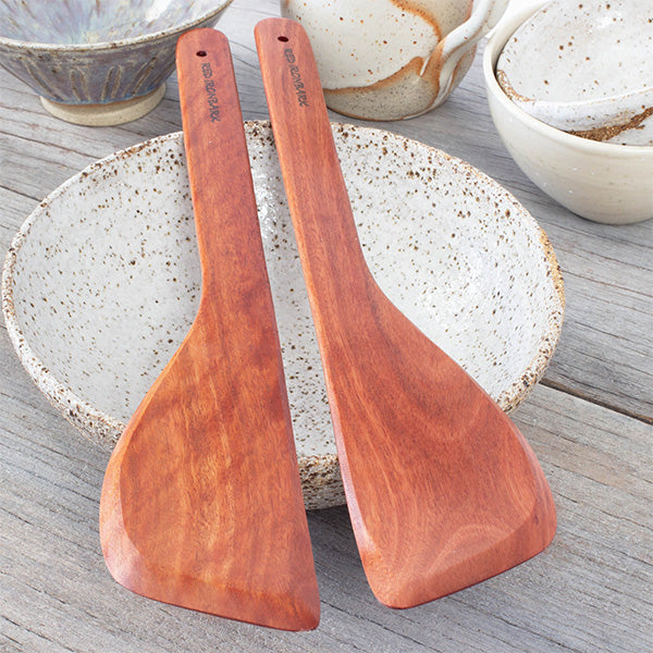 https://cdn.shopify.com/s/files/1/0042/2962/files/red-hardwood-shovall-600.jpg?v=1692967892