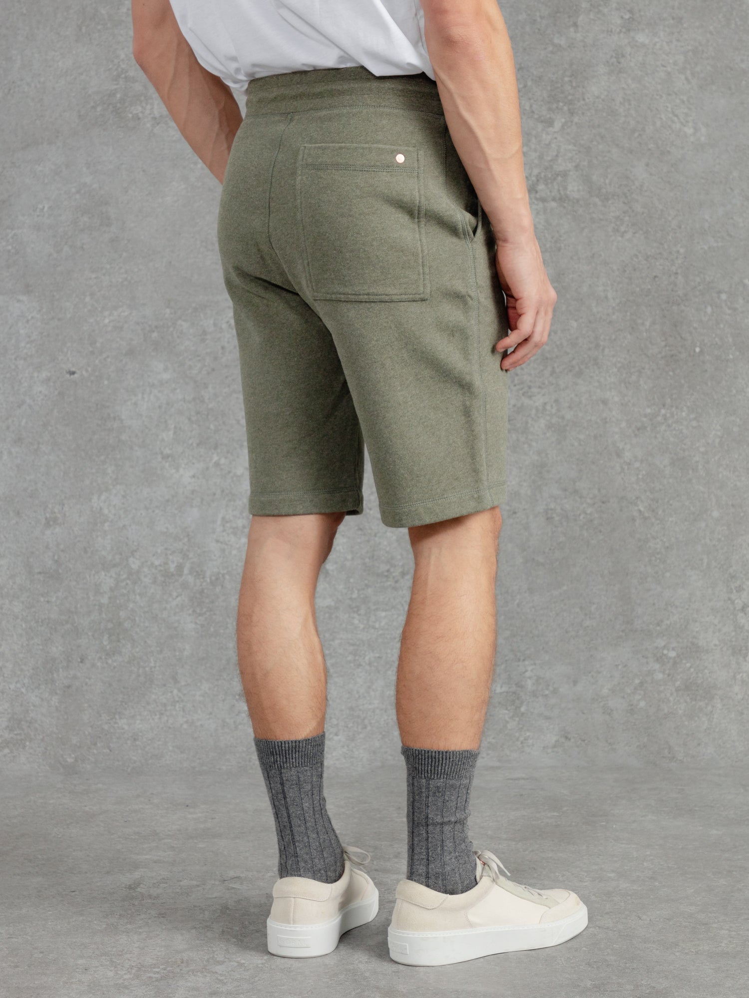 PWVC AW23 ECOMM THE CREW SWEATSHORTS MOSS GREEN 2389