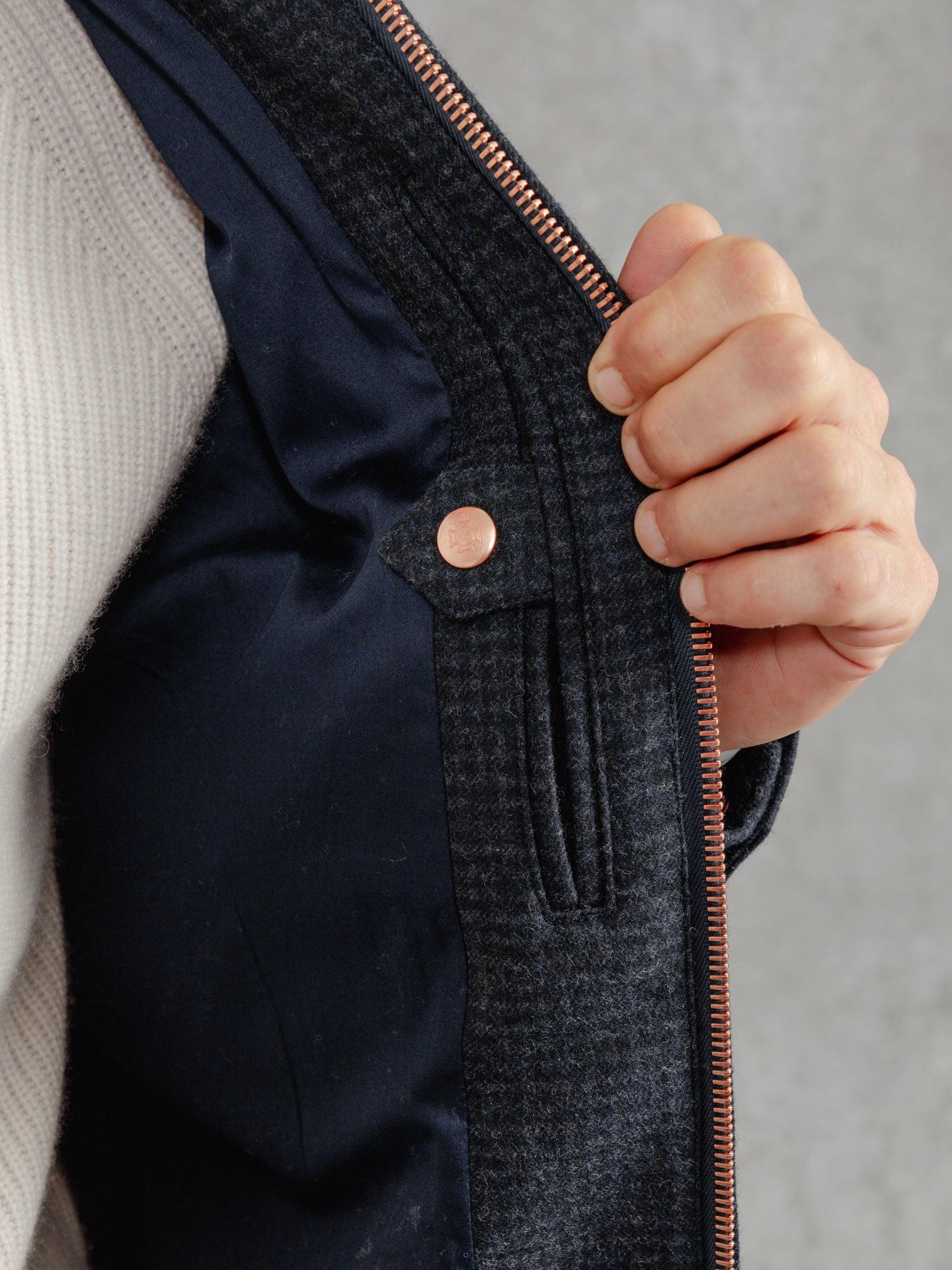 PWVC AW23 ECOMM THE DOGTOOTH BOMBER INK 3929