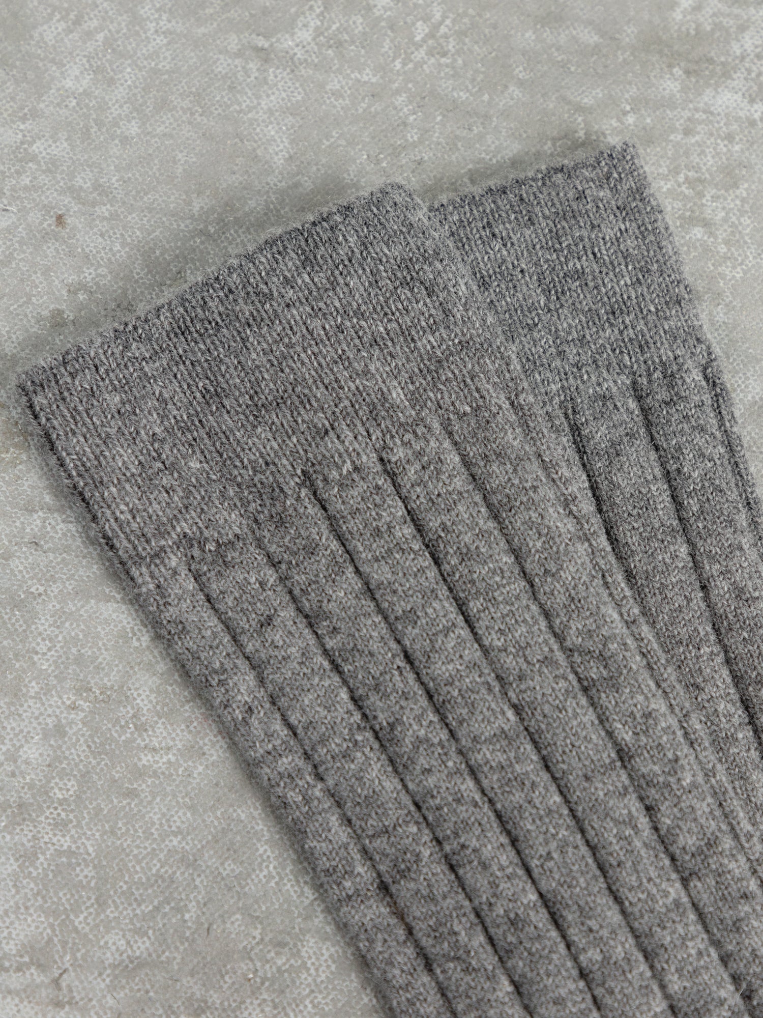 PWVC AW24 ECOMM DAY3 THE CASHMERE SOCKS COBBLE GREY 1960