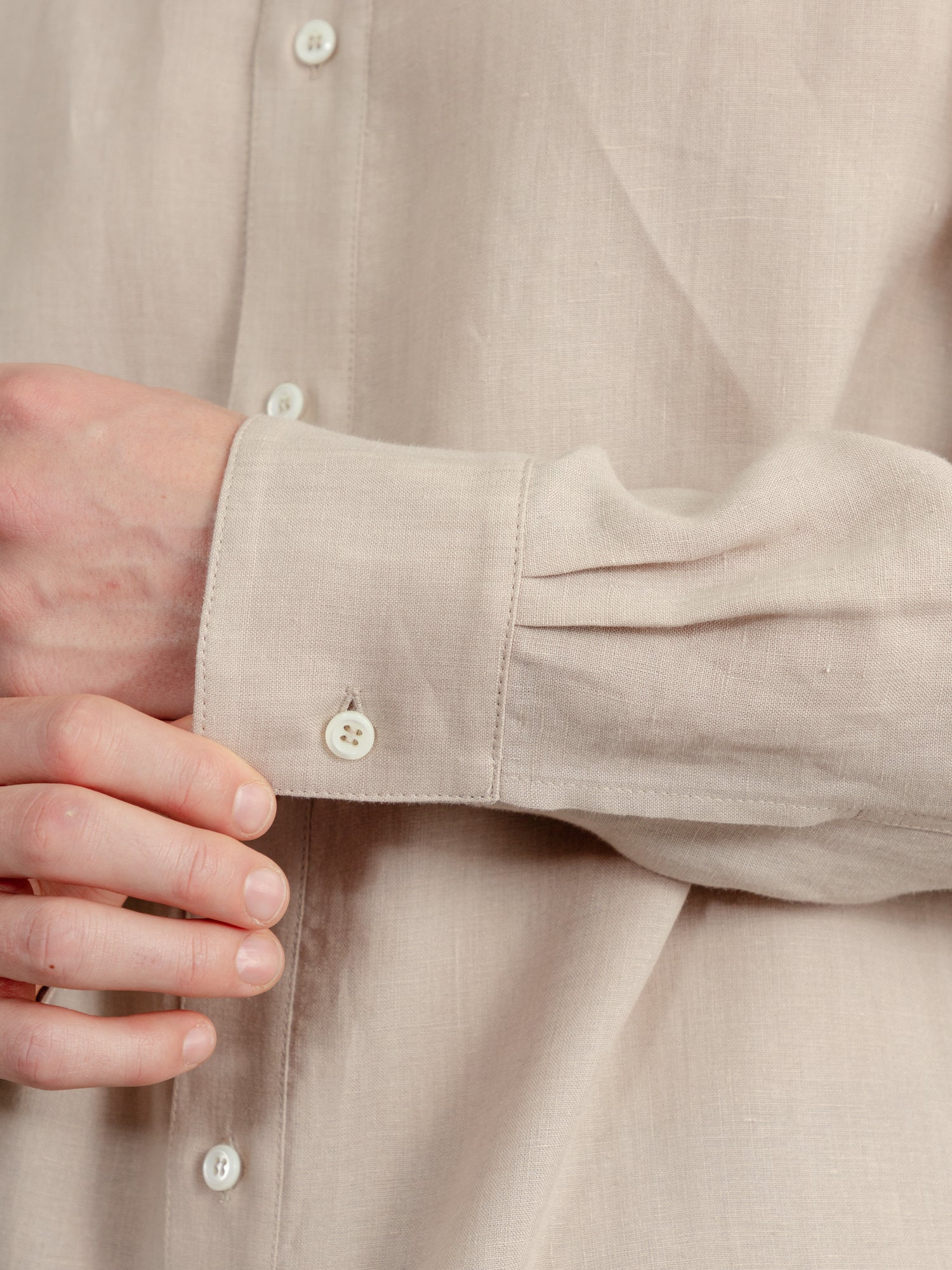 PWVC SS24 ECOMM DAY2 THE VICTOR LINEN SHIRT NATURAL 1573