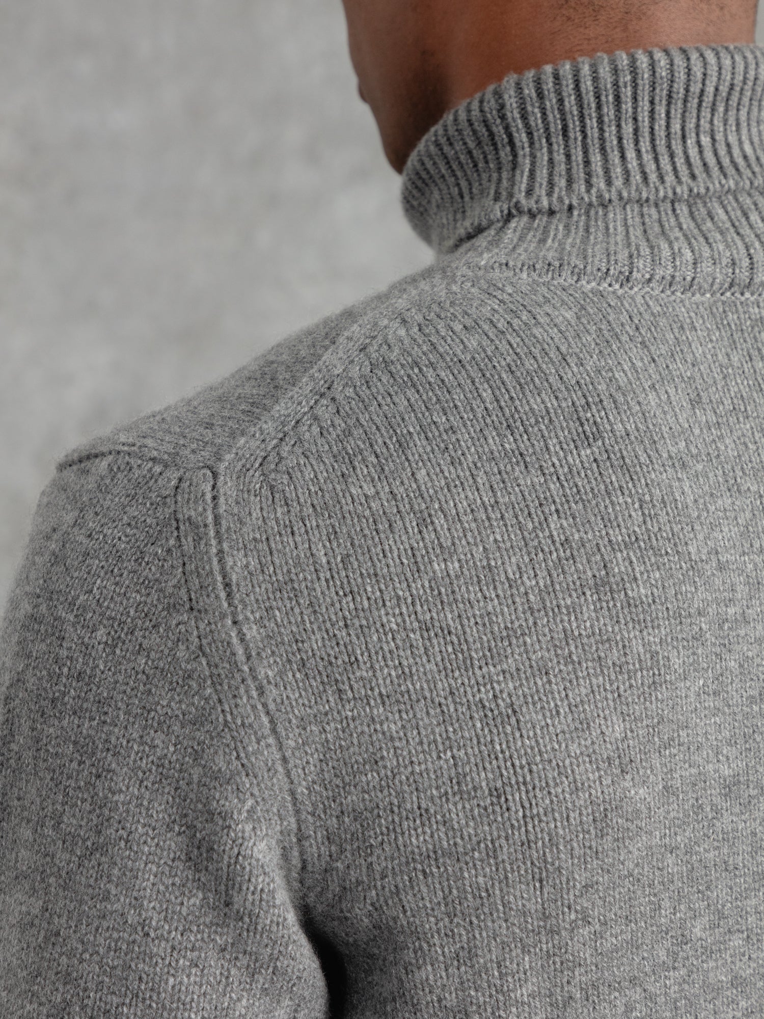PWVC SS24 ECOMM LUKE DAY2 THE CASHMERE SUBMARINER ROLLNECK COBBLE GREY 805