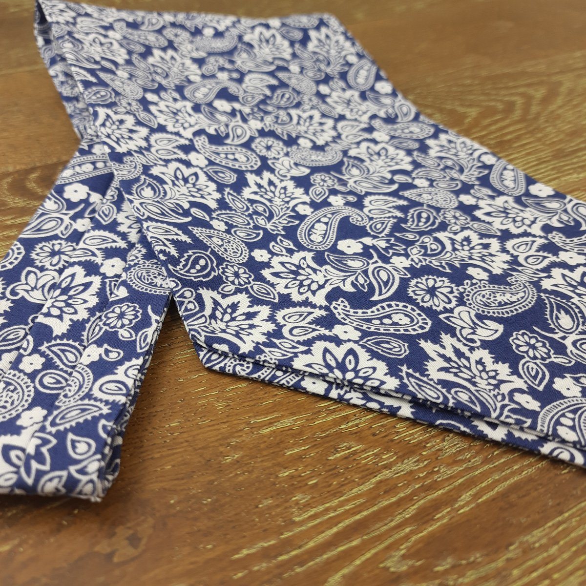 Cravat | Silk Cravats | Cotton Mens Day Cravats UK | THREADPEPPER