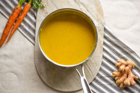 Яркий суп из цветной капусты с апельсином, морковью, куркумой