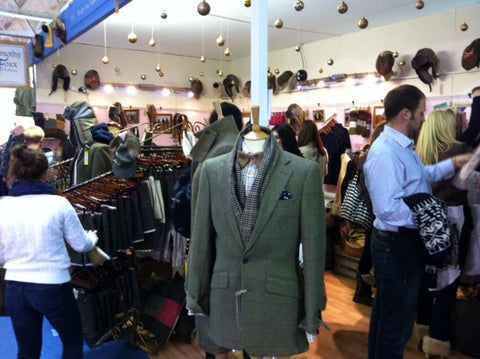 Tweed stand looking Foxxy 