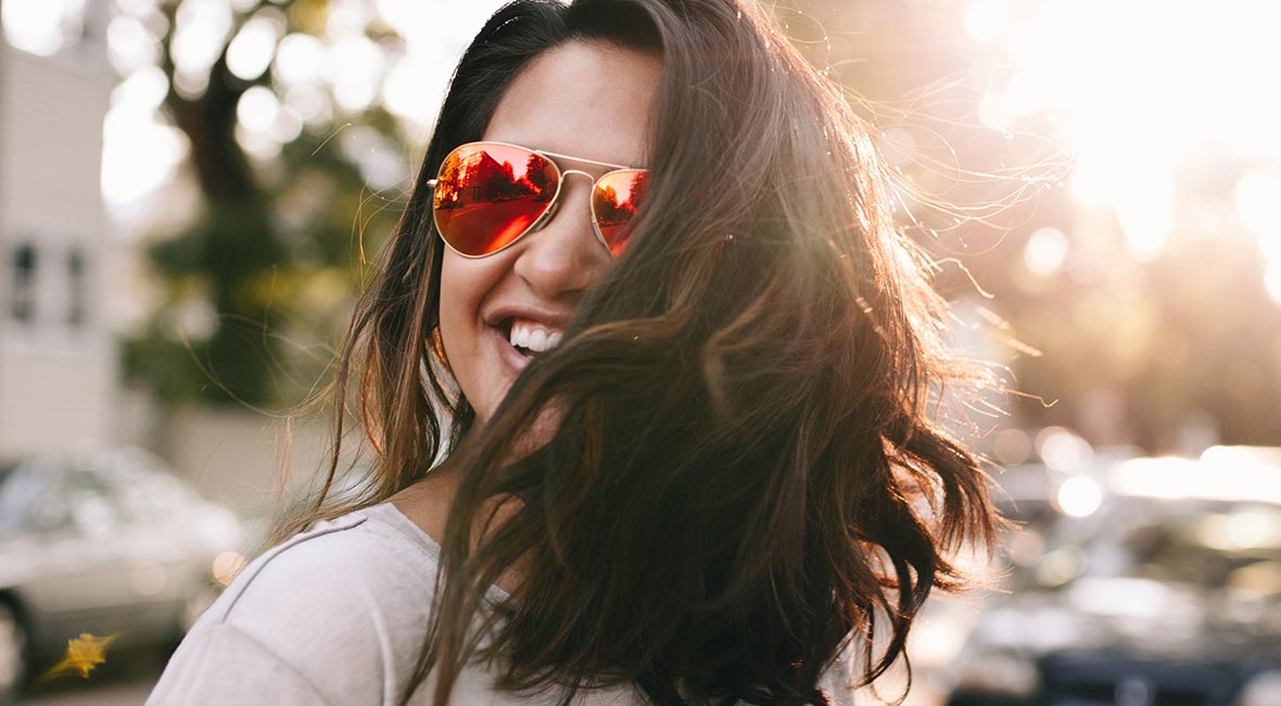 How a Dry Conditioner Spray to get shiny hair?