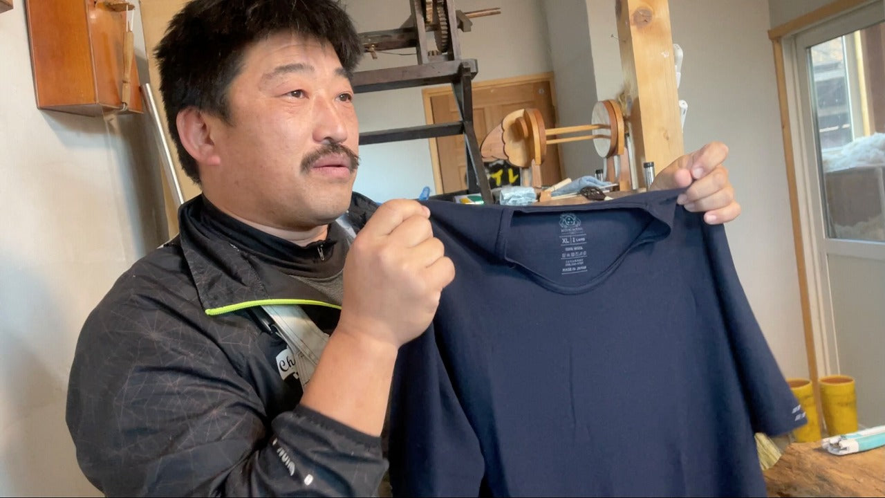 以前にメリノTシャツの初代モデルを酒井伸吾さんにプレゼント