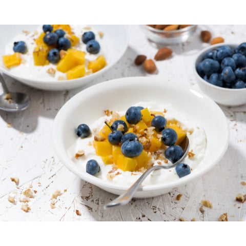 Greek-yogurt-blueberries-peaches-nuts