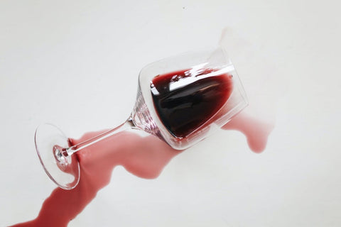 Red-wine-glass-spilled-detox-body-naturally