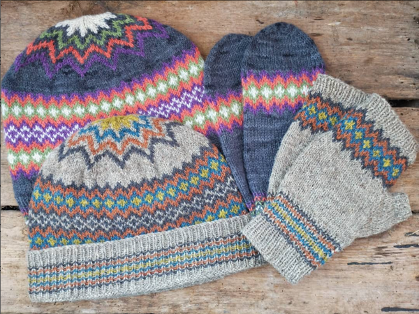 Elmegade hat and mitts in two different colourways