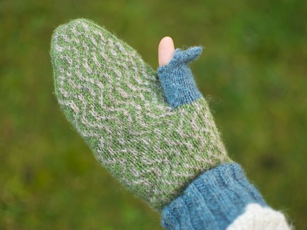 Halo mittens inner hand with thumb hole