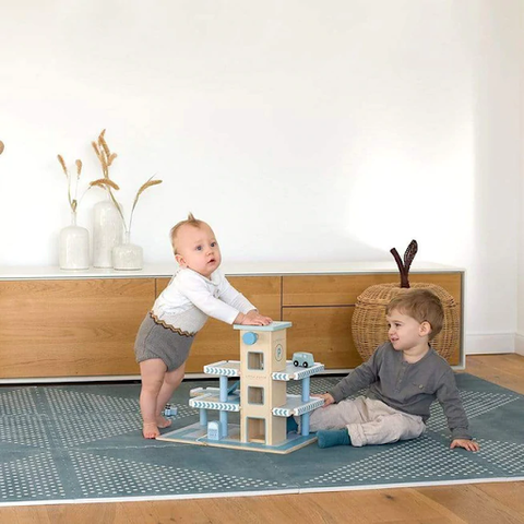 kids playing on interlocking playmats