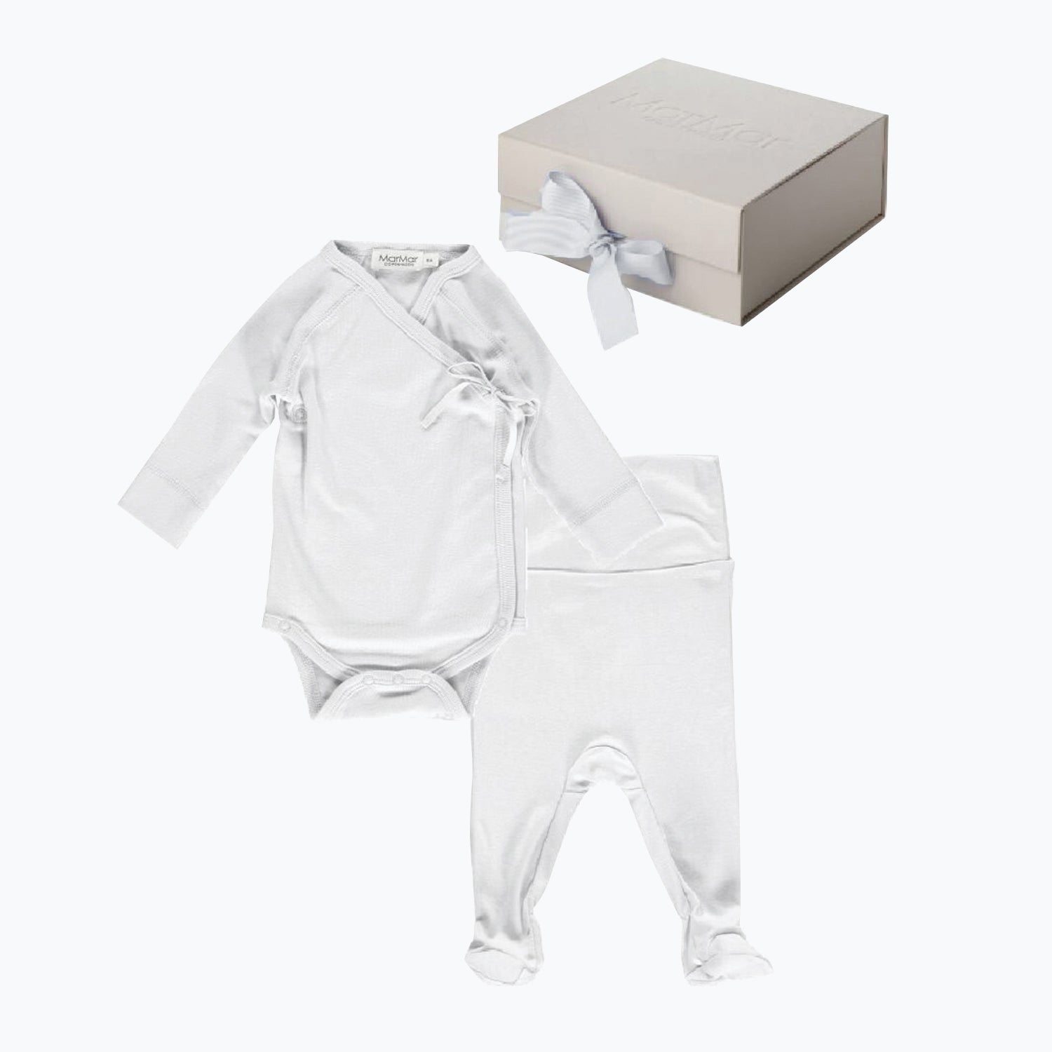 An image of Baby Shower Gift - Newborn Baby Gift Set - White | MarMar Copenhagen