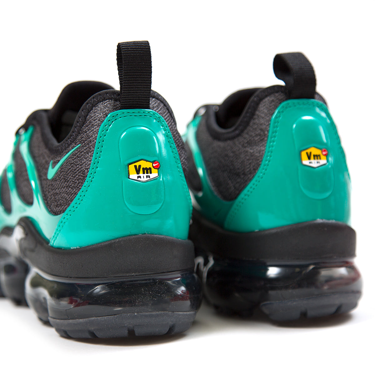 nike vapormax plus dark green