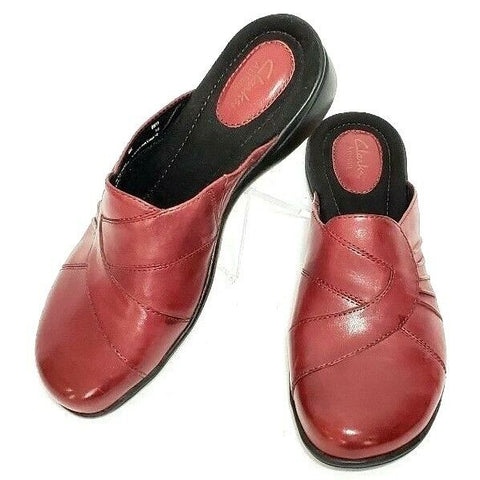 clarks red clogs