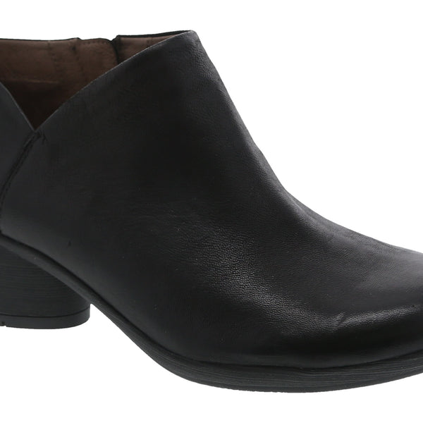 dansko clogs on clearance