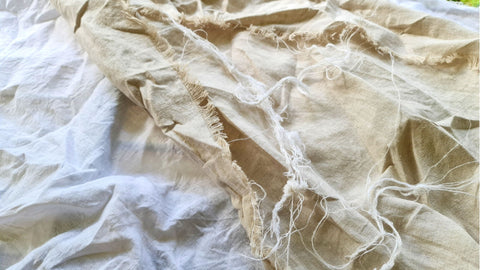 fraying on linen fabric