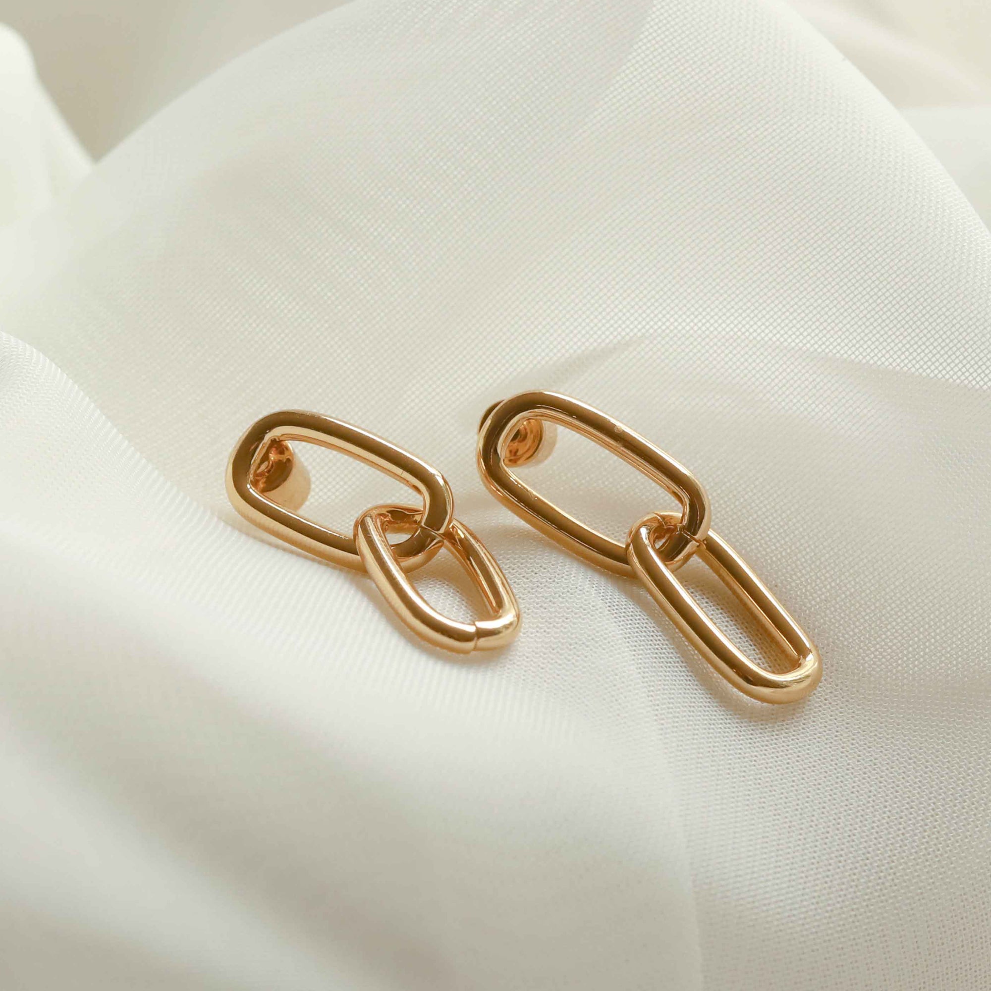 Chain Link Gold Studs | Astrid & Miyu Earrings – Astrid & Miyu .us