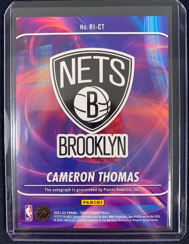 2021-22 Panini NBA Hoops Camron Thomas Rookie Ink Red 21/25 Card #RI-CT
