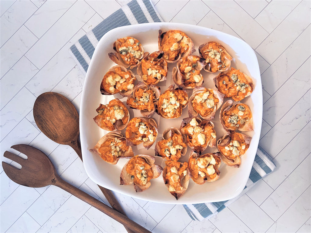 Buffalo chicken wing wonton cups