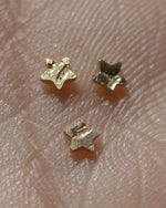 Tiny Metal Paisley Star 2.5mm