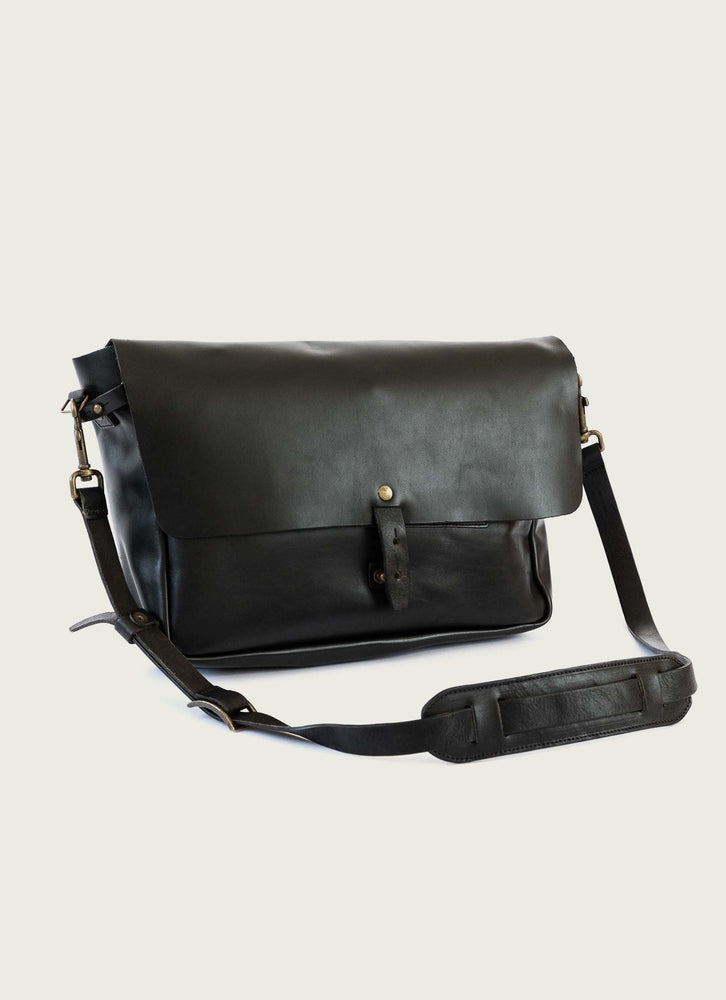 messenger bag leather black