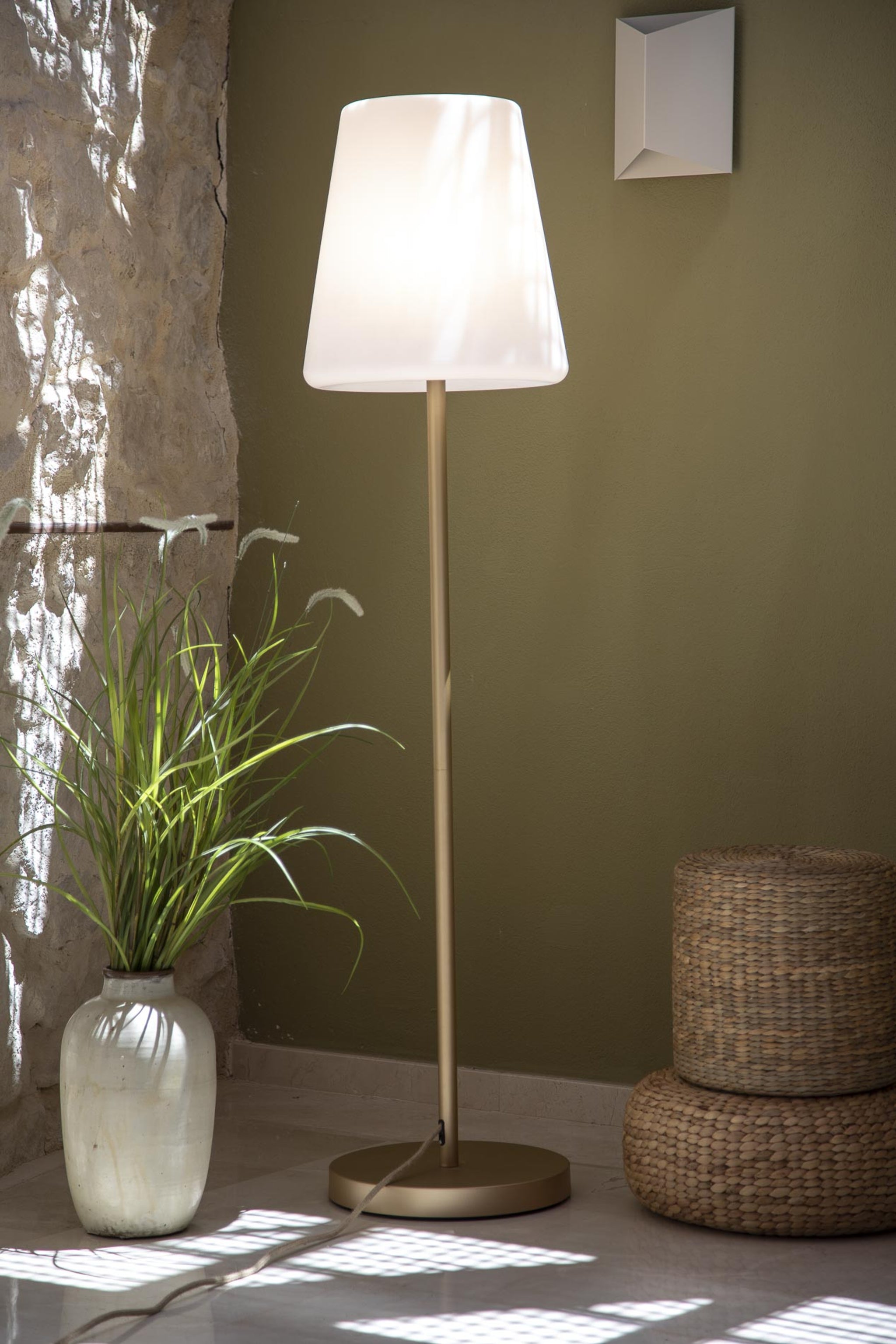 Macetero grande con luz MAGNOLIA 80CM – Newgarden Shop