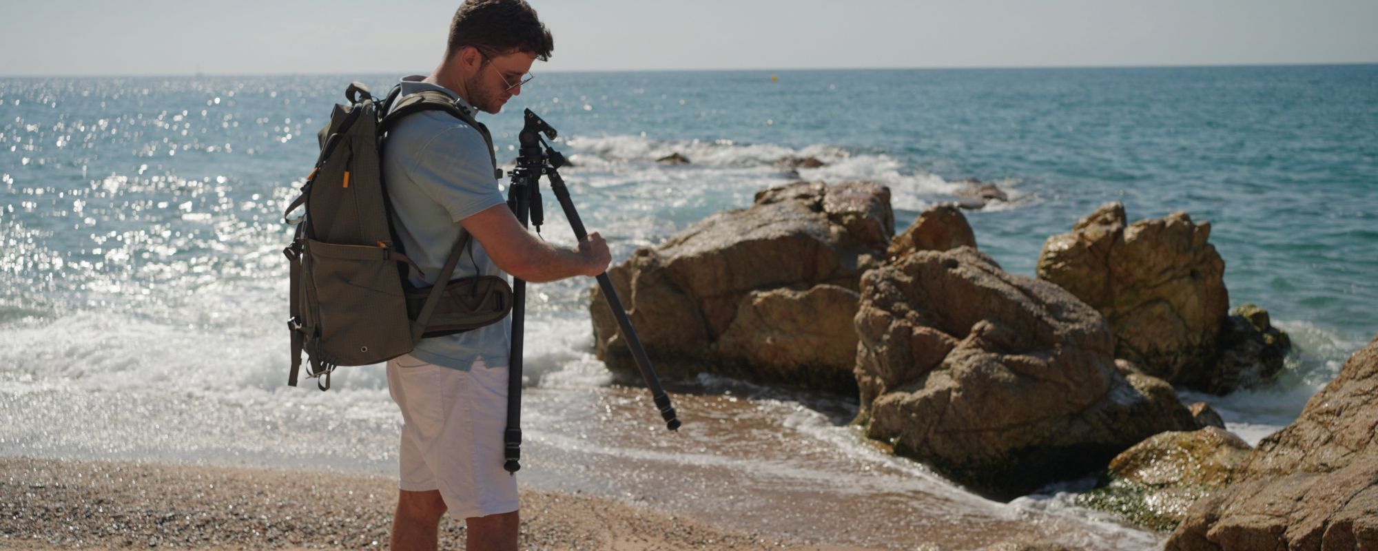 The Alta Pro 3VRL Series includes easy clean leg locks to maximise the life of the tripod