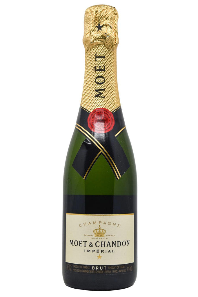 Moet & Chandon Display Greatness Under Pressure Official