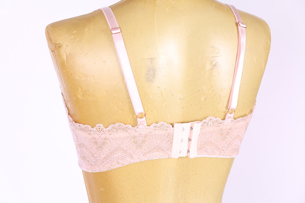 Pink and gold lace bra handmade by Costura Secret Shop