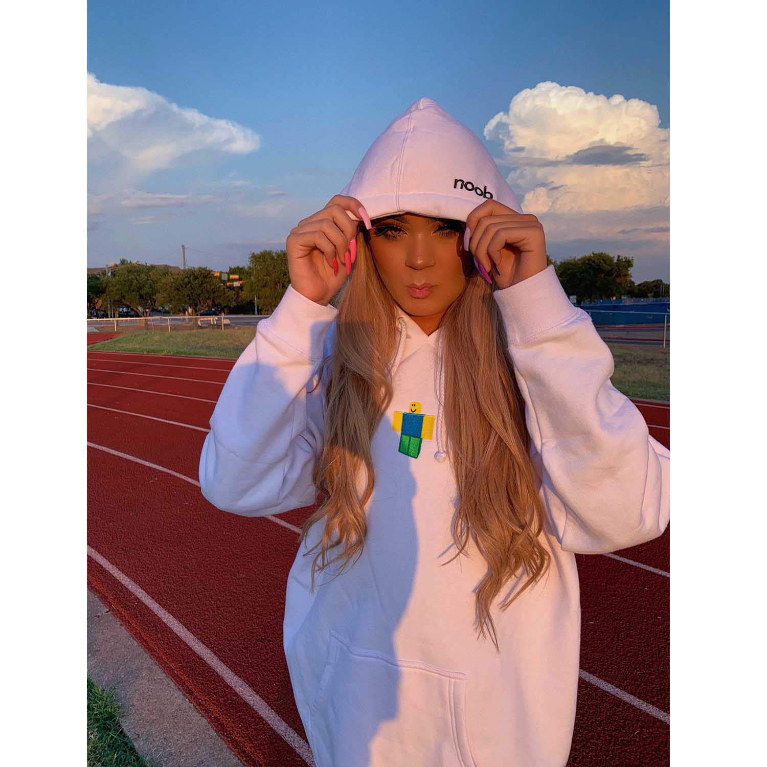 White Noob Hoodie Antonio Garza - roblox noob antonio garza