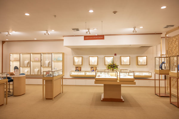 Shen Yun Collections is the anchor store at New Middletown department store.