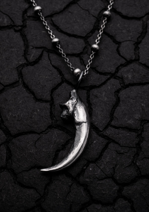 Fíréan - Eagle talon necklace in solid sterling silver