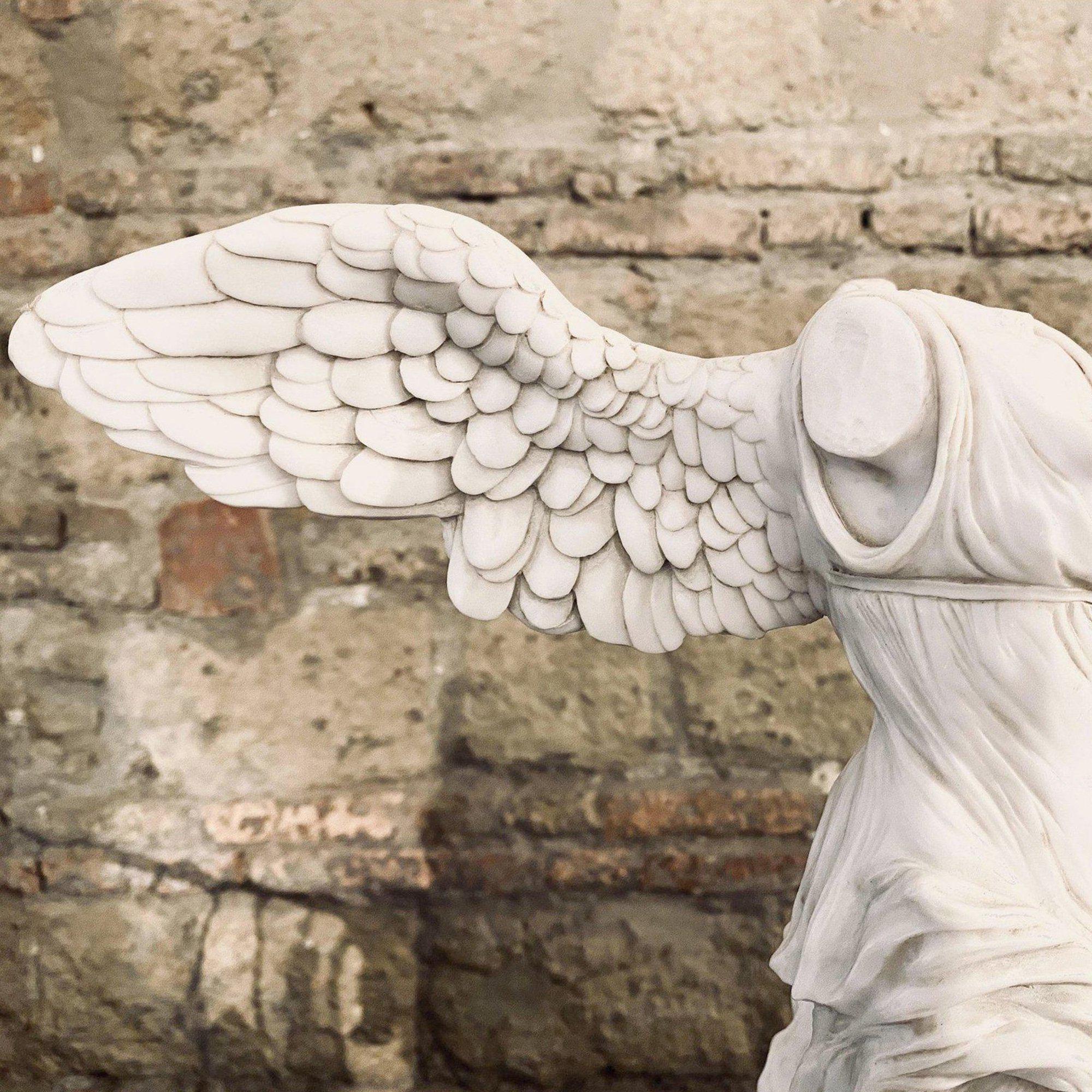 Victoria alada Nike de estatua de mármol en venta
