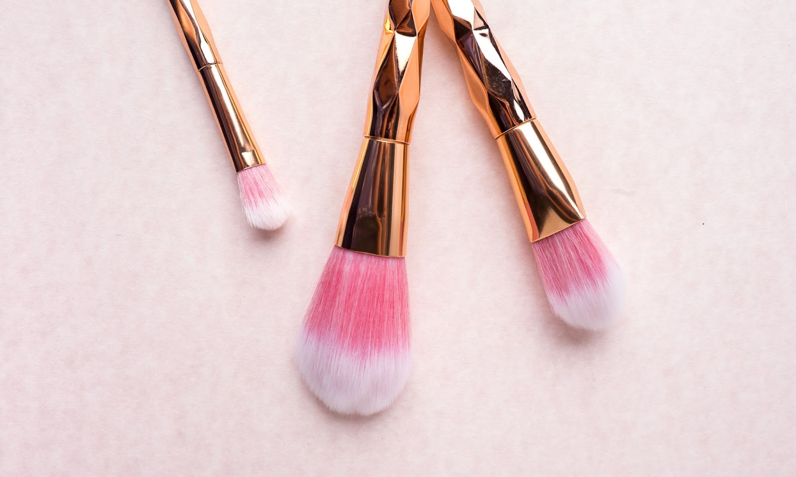 Easy Life Hacks Makeup Brushes