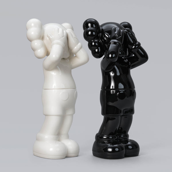 KAWS:HOLIDAY – DDTStore