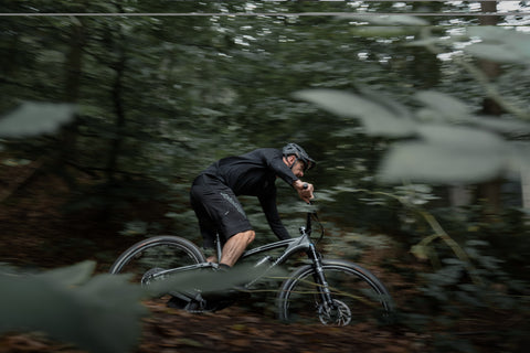 Fahrradfahren im Herbst mit dem richtigen Zubehör