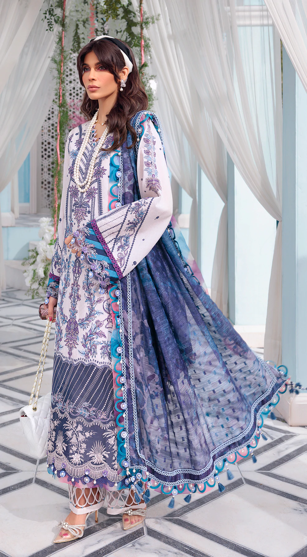 Anaya by Kiran Chaudhry AFSANA Luxury Lawn 3Pc AL22-11 ZAYNA