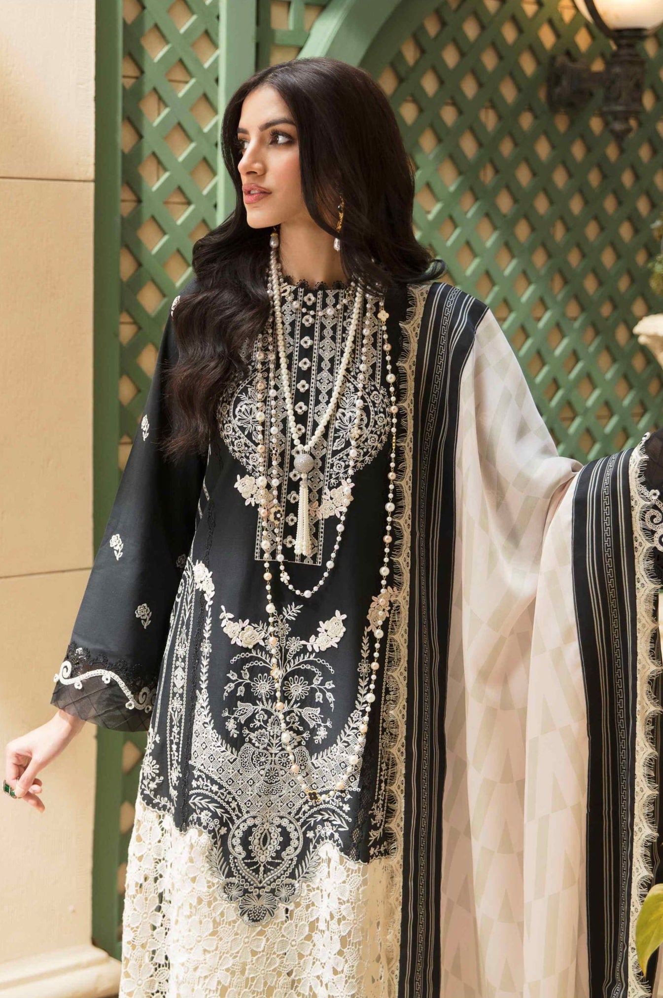 Sable Vogue Embroidered Luxury Lawn Unstitched 3 Piece Suit - Jhea