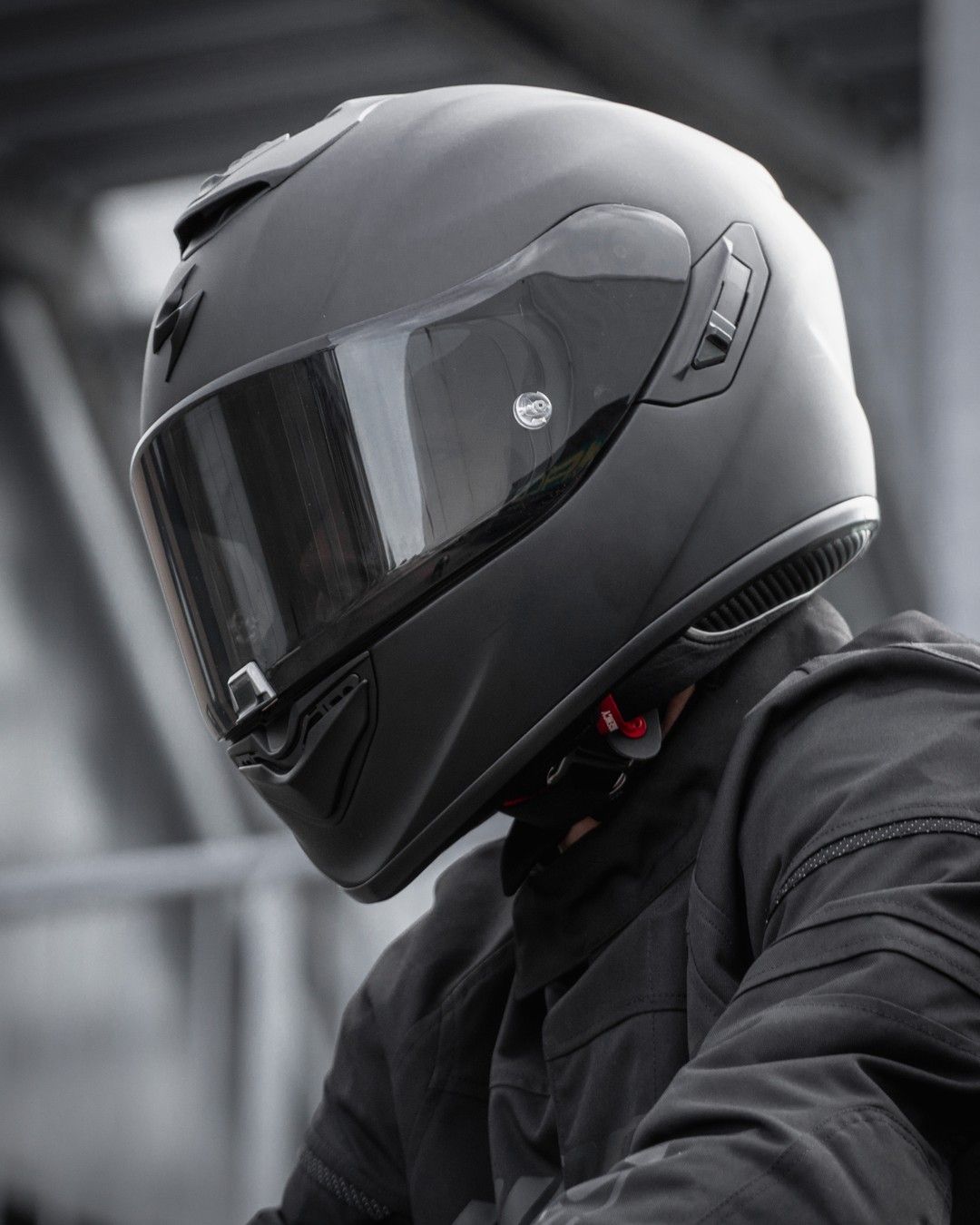 Design your protection with a customizable motorcycle helmet