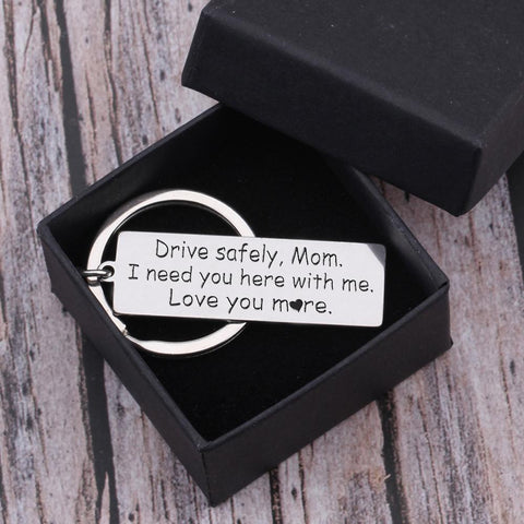 engraved keychain for mom n a gift box