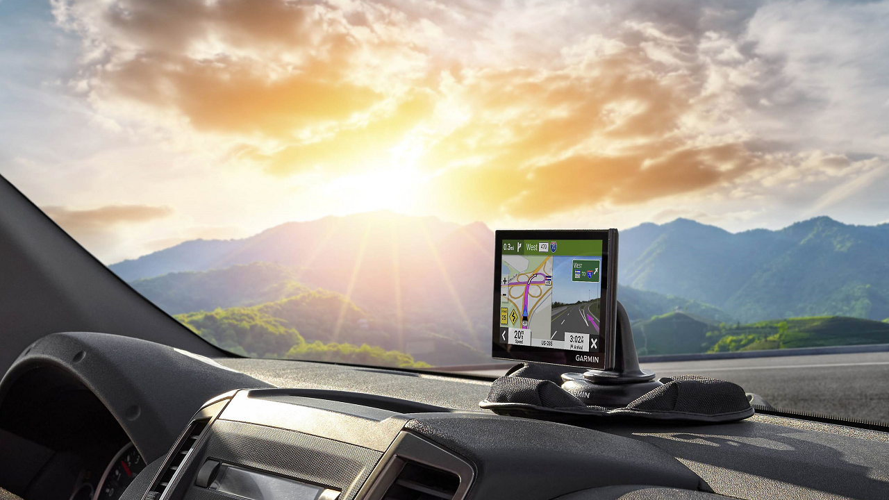 Navigate confidently with a GPS navigation system that guides the way