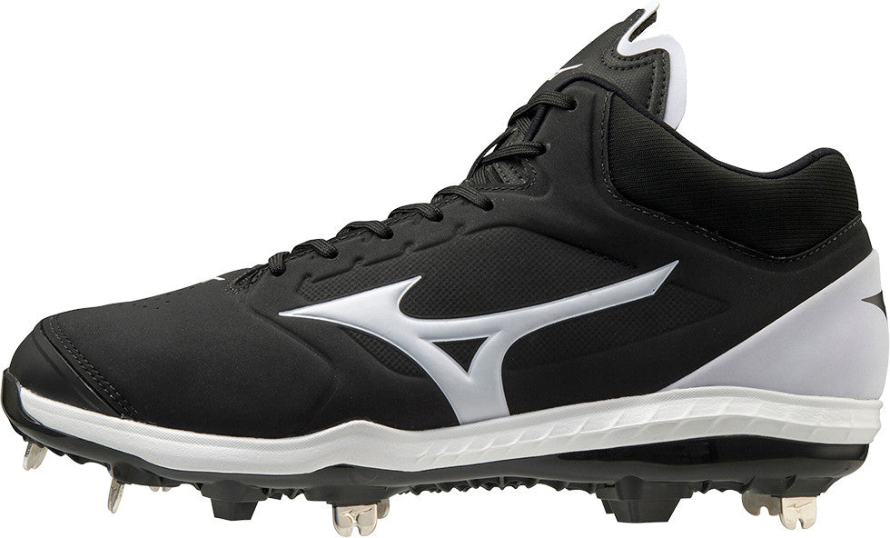 High-performance cleats for serious softball players